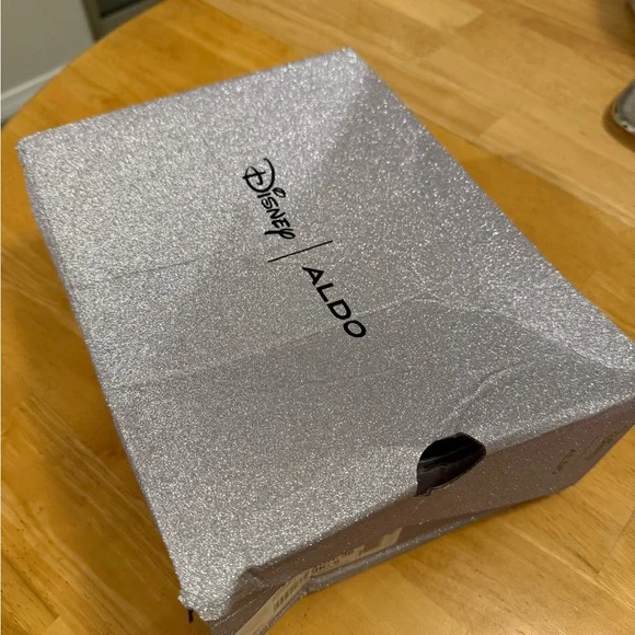 NWT In Box Disney x Aldo 3.5 inch Strappy Heel Metal Heel size 7.5 - Picture 7 of 9